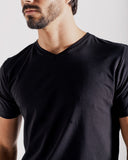 T-Shirt em Algodão Egípcio Gola "V" Cor Preto