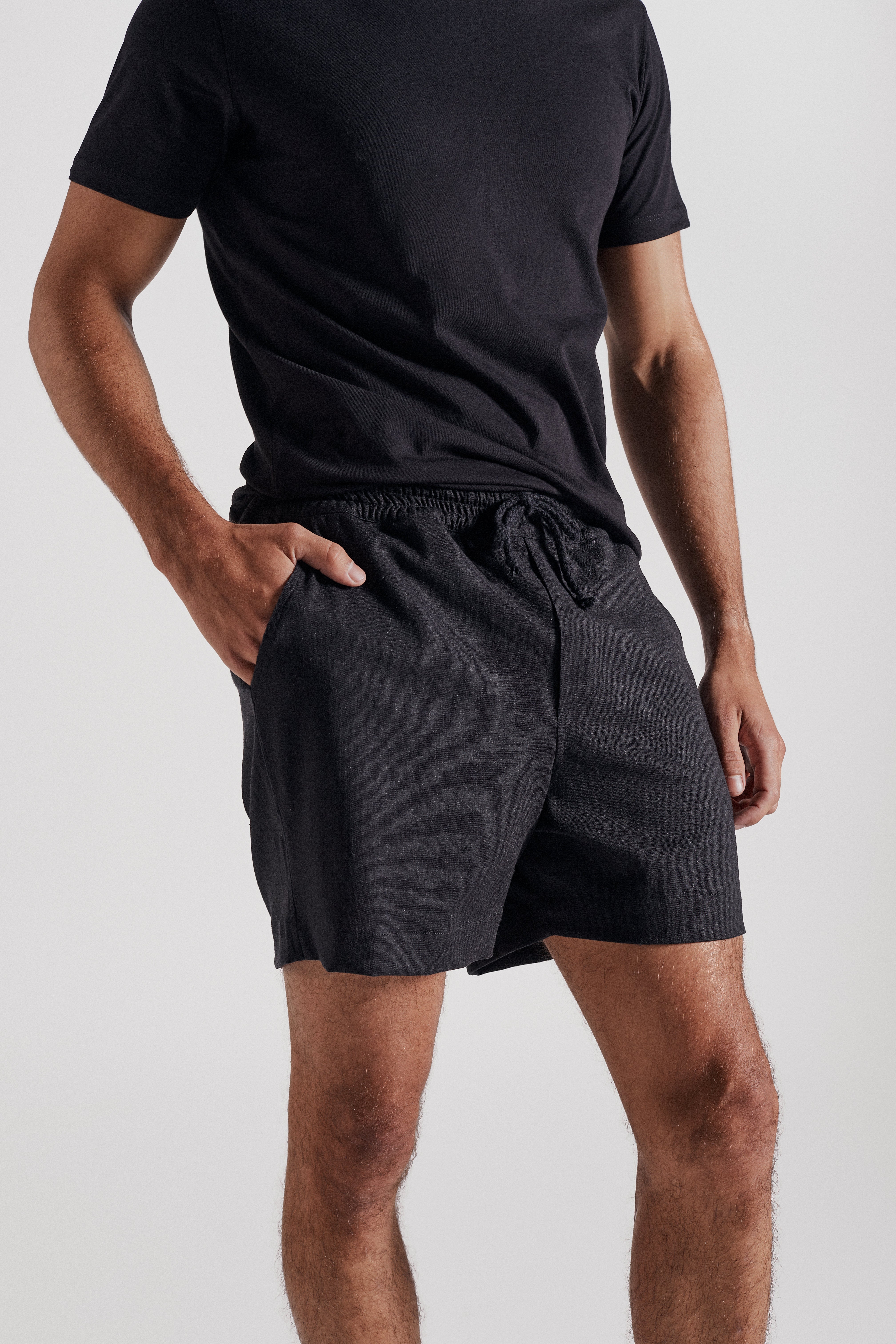 Short Linho Preto